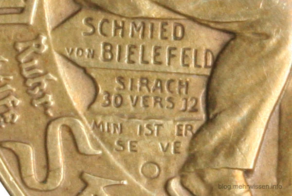 Unter dem Amboss wird Minister Carl Severing verschlüsselt genannt, um ihn zu schützen.